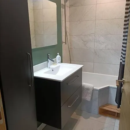 Vakantiehuis 2 Bedroom Modern Interior Parking On Site